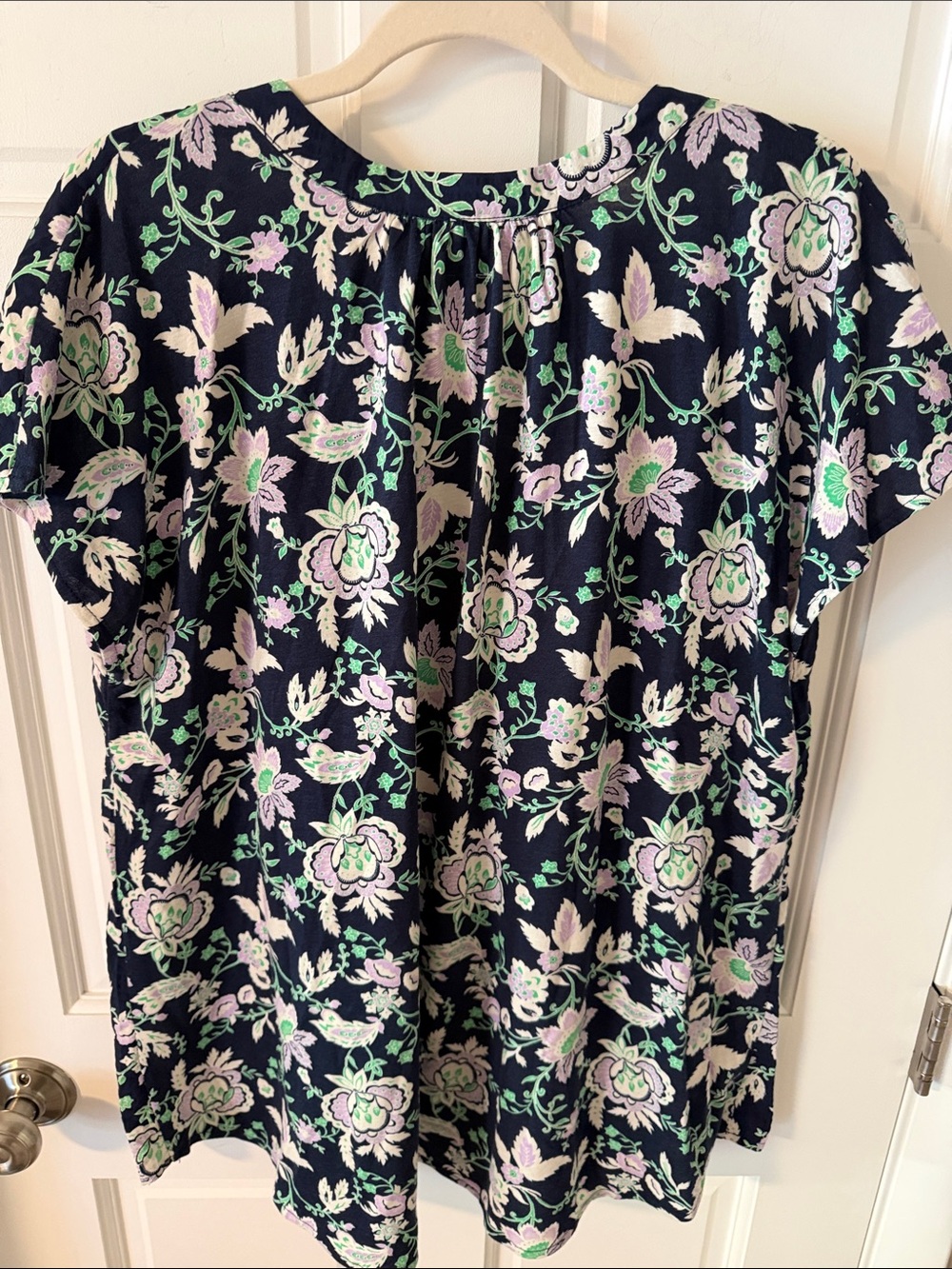 Lane Bryant floral split-neck knit top Navy/Lavender/Green Size 18/20 - Picture 5 of 5